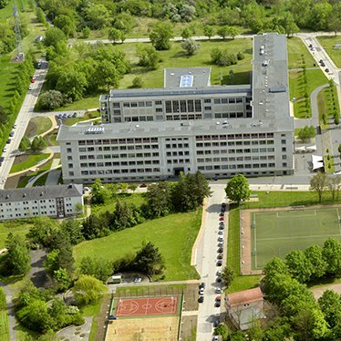 Luftbild Campus mit Hauptgebäude