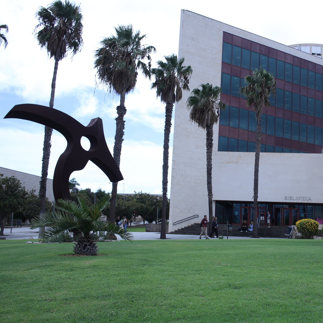 Ansicht eines Hochschulgebäudes der Universität La Laguna