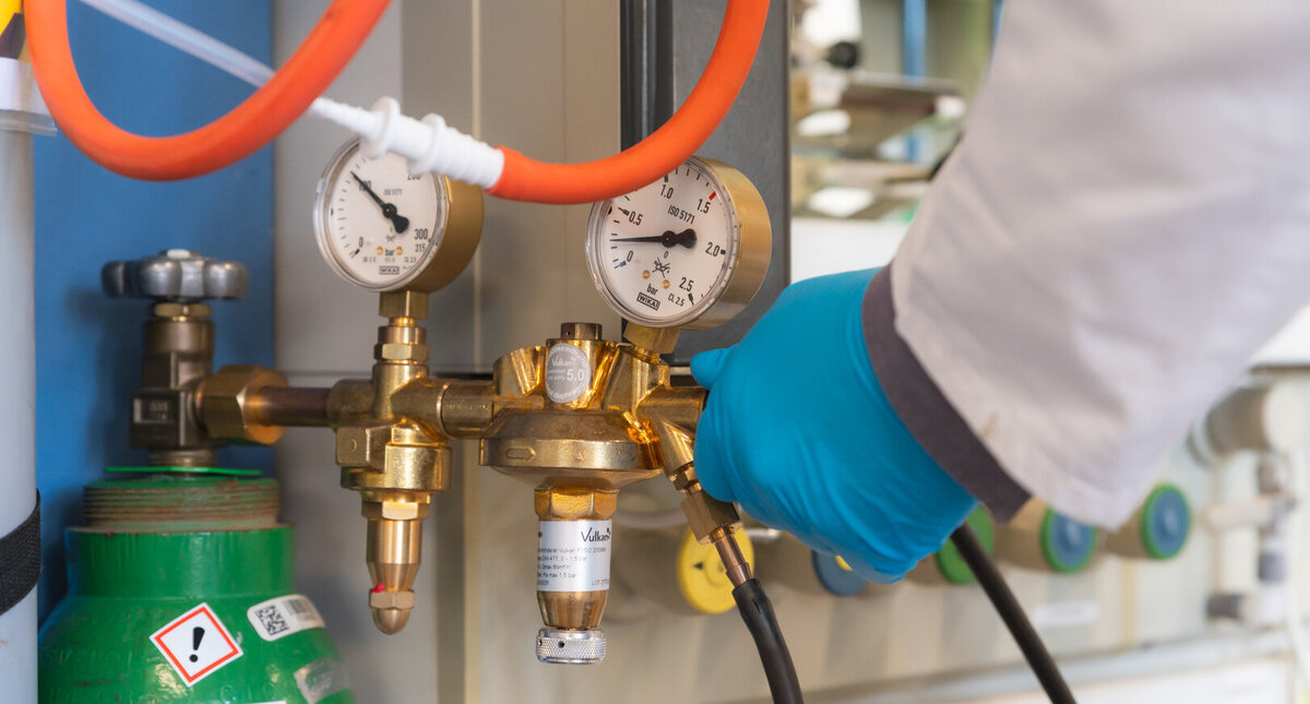 Einstellung des Gasflusses bei Versuchen zur CO2-Abscheidung Gasfluss