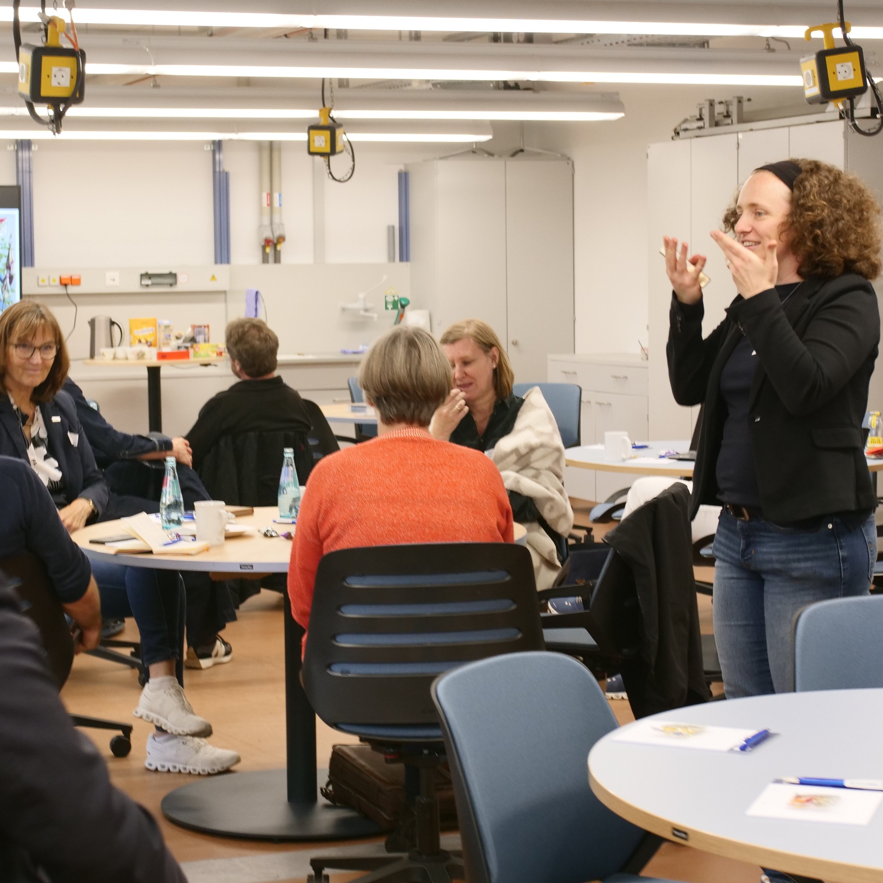Tina Fuhrmann zusammen mit den Teilnehmenden