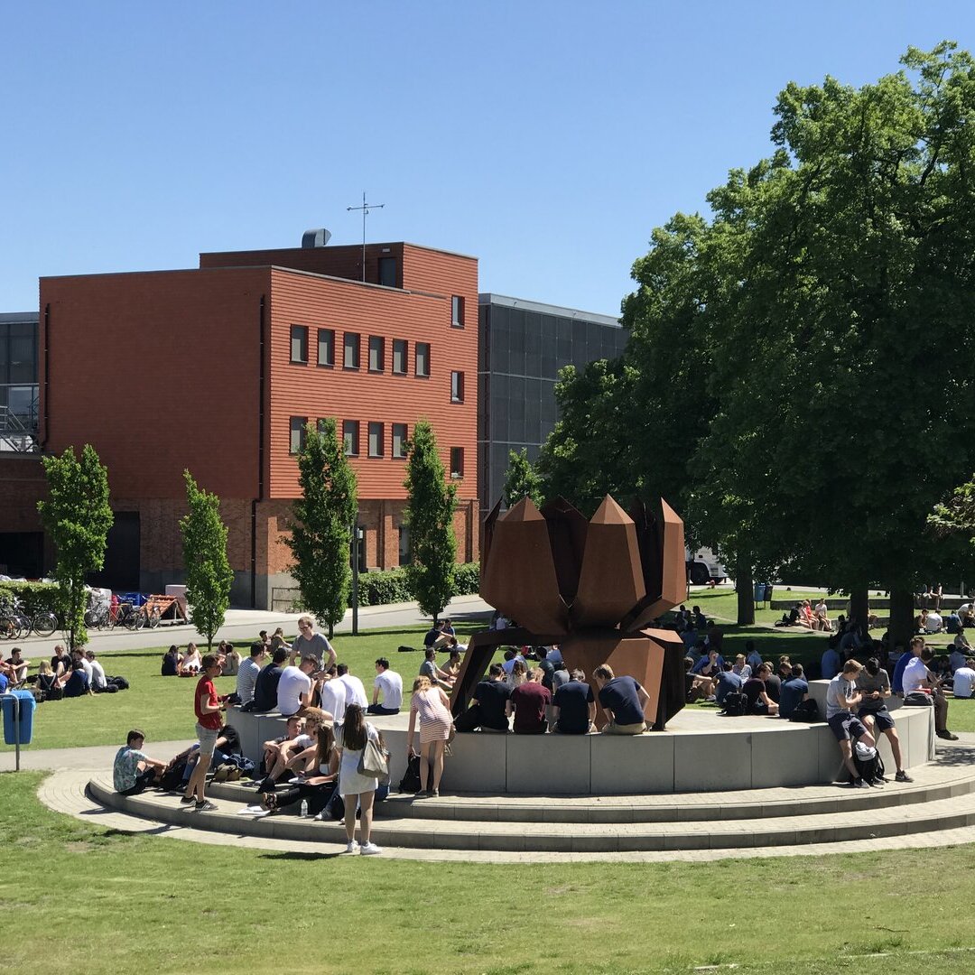 Ansicht auf ein Hochschulgebäude der Odisee Hochschule für angewandte Wissenschaften