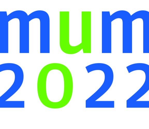 Logo der MUM 2022, Schrift in blau und hellgrün