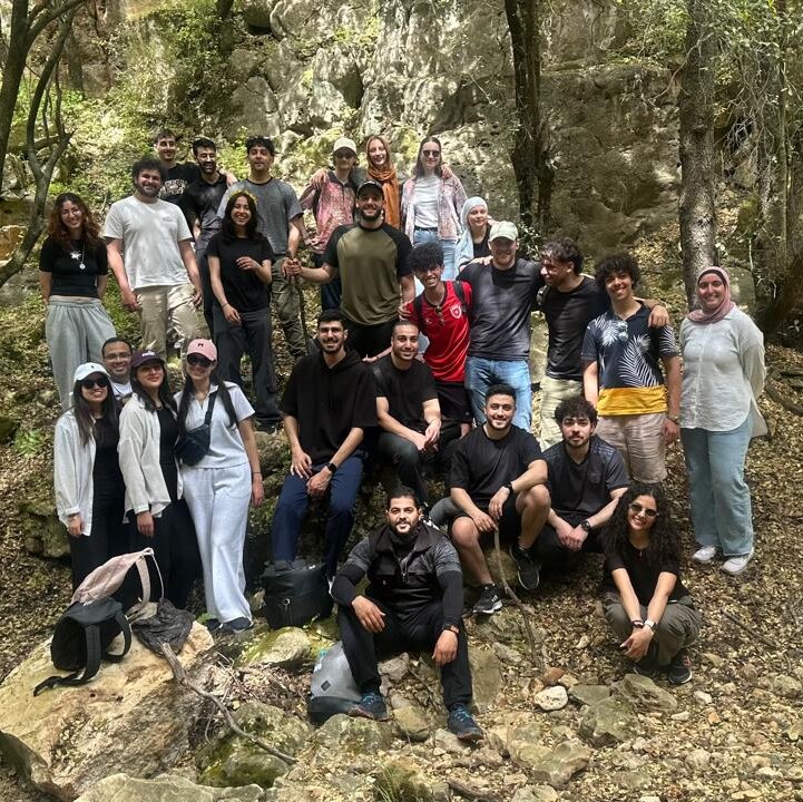 Auslandssemester an der GJU Gruppenbild während eines Ausfluges