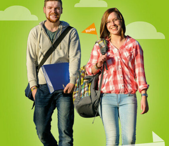 Student und Studentin auf dem Weg zum Schnupperstudium