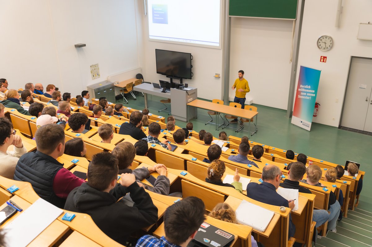 Personen im Hörsaal