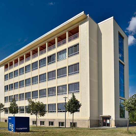 Hauptgebäude Fassade