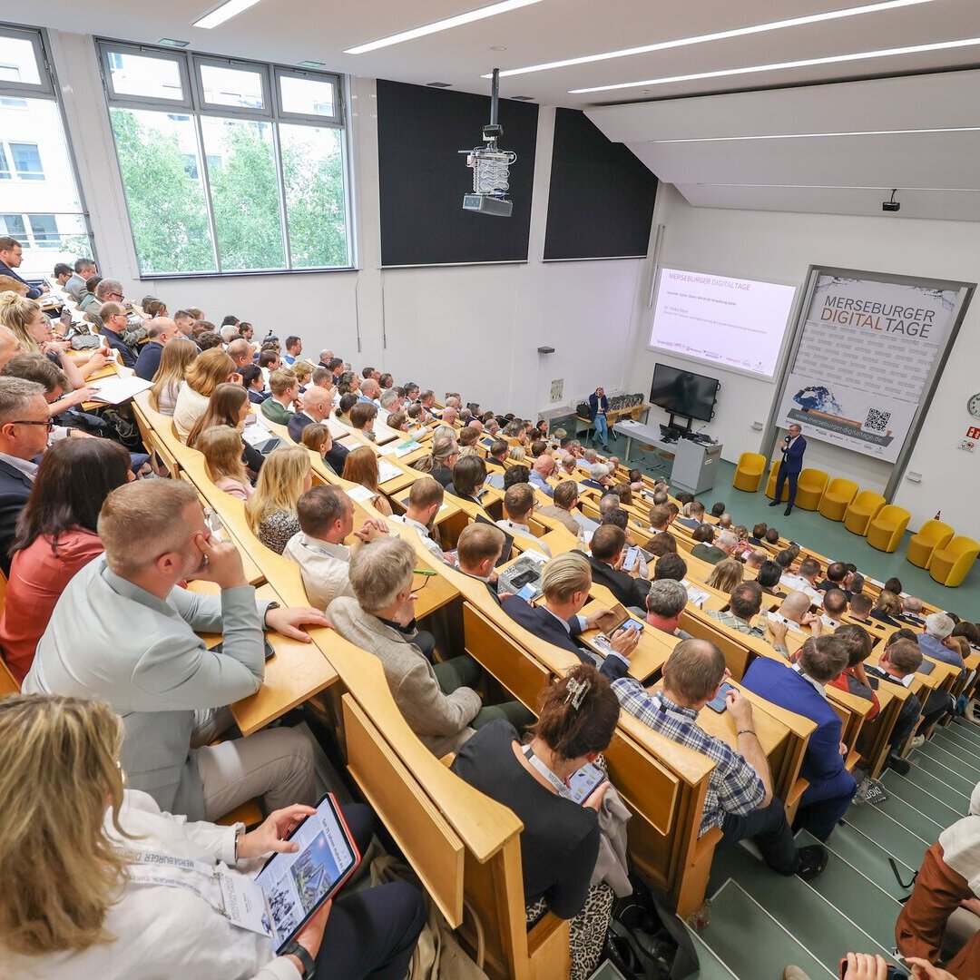 Der Andrang war groß: Der Hörsaal war zur Eröffnung der Digitaltage bis auf den letzten geplatzt gefüllt. Voll besetzter Hörsaal